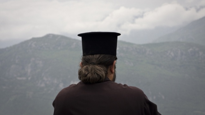 μαφία-στην-κρήτη-κληρικός-εκβίαζε-ιερ-259359